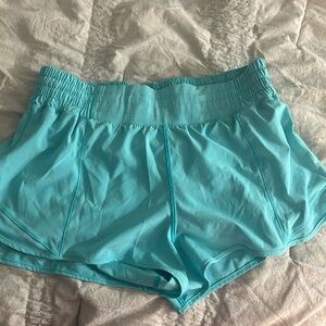 LULULEMON: high waisted hotty-hot shorts!